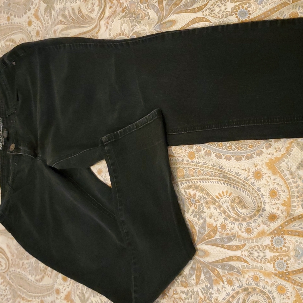 ASHLEY STEWART BLACK 16 AVERAGE JEANS